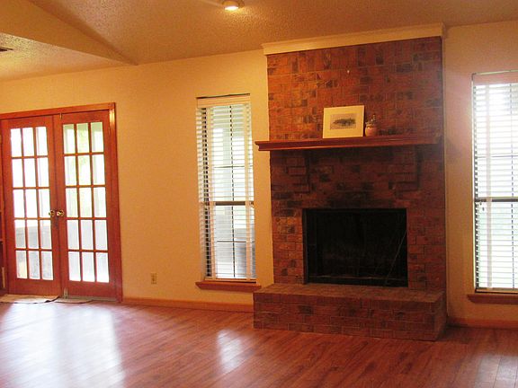 2nd image of 516 Woodland Dr