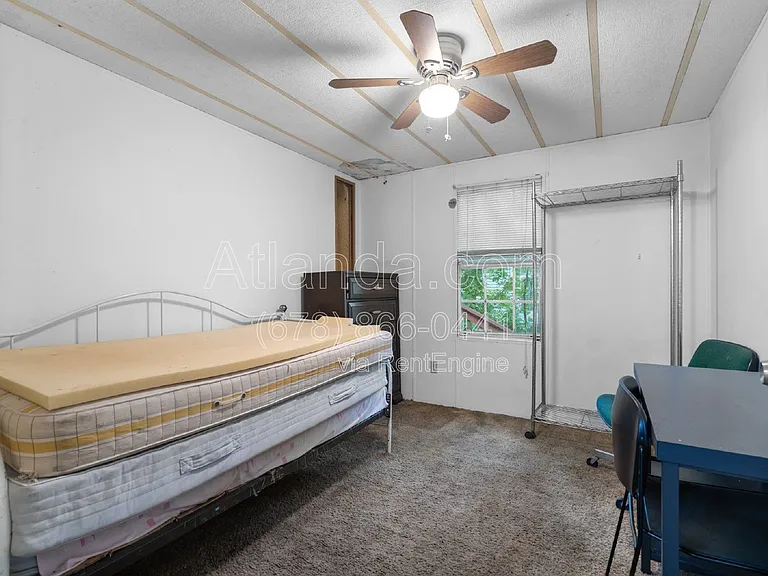 1061 Center St NW #C — Photo 10