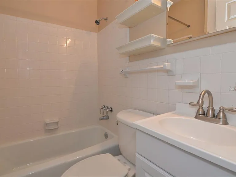 300 E Maine Ave — Photo 28