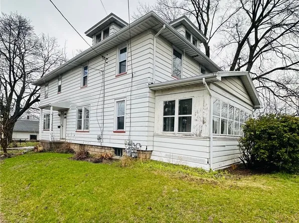 511 S Lincoln Rd, East Rochester, NY 14445