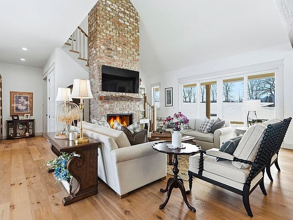 2nd image of 2191 W Baseline Rd