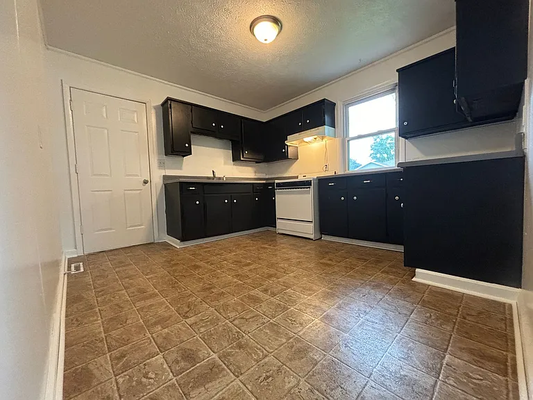 631 N Brown Ave — Photo 10