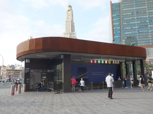 412 Douglass Street image 12 of 15