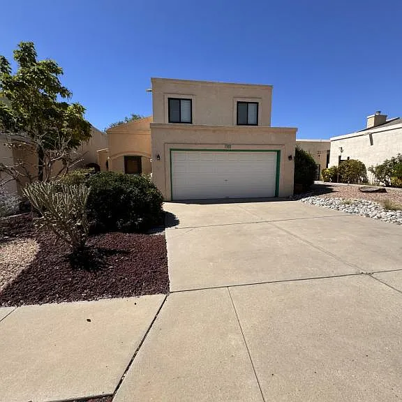 4921 Edwards Dr NE — Photo 1