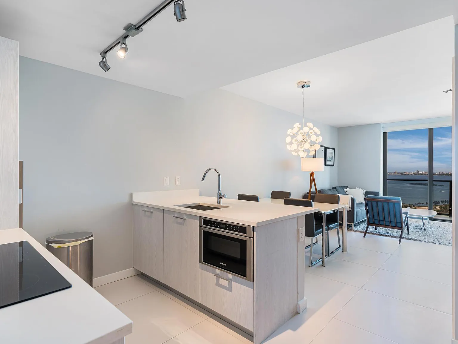 1 bed, 1.5 bath, 662 sqft, $3,700 — Photo 2