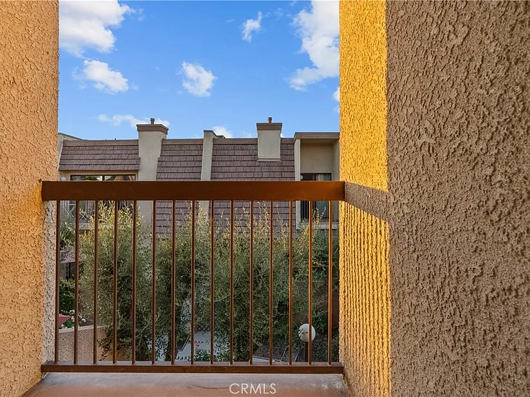 18417 Collins St #D — Photo 26