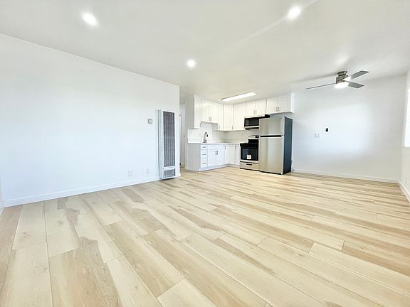 3rd image of 14011 S Budlong Ave #202A