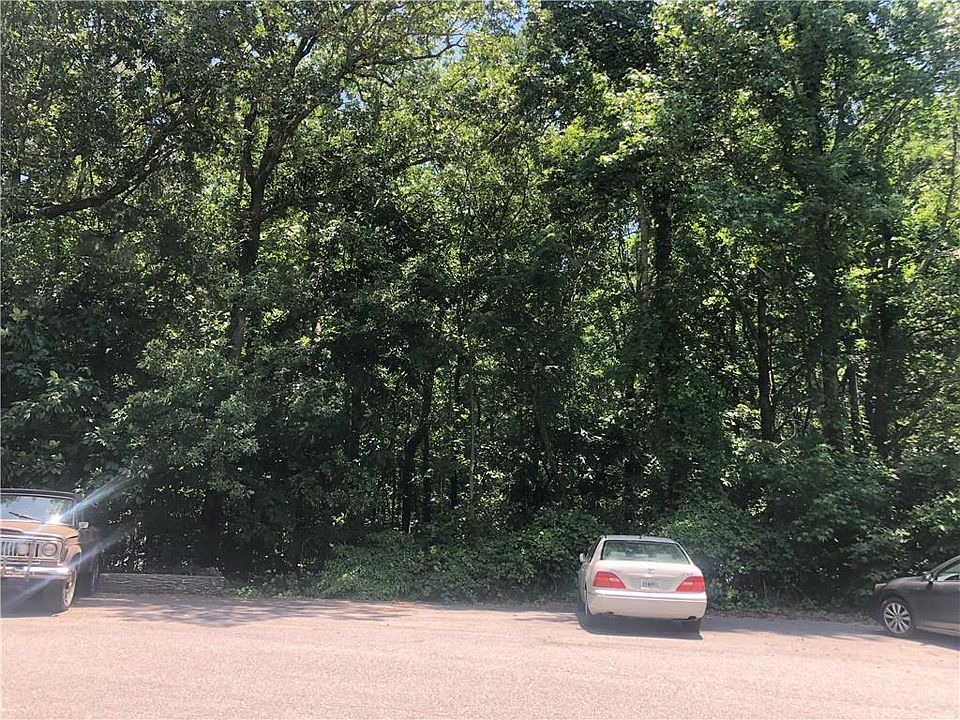 1st image of 4045 Dorothy Dr