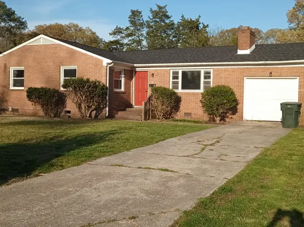 8 Nathan St, Hampton, VA 23669