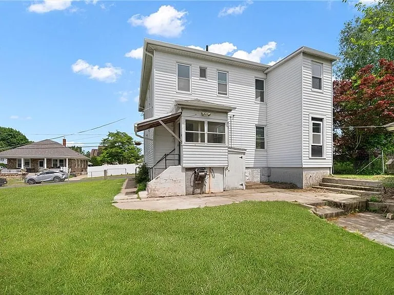 87 Lyman Ave — Photo 17
