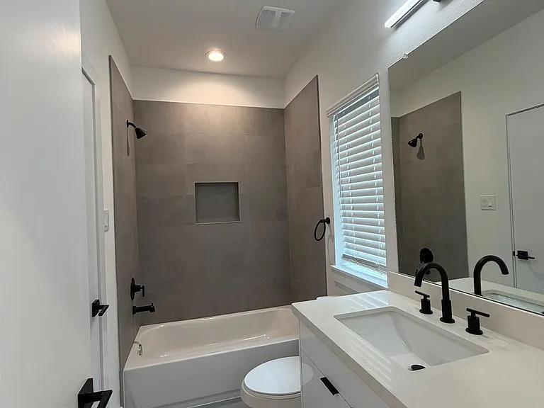 6733 Peerless St — Photo 15