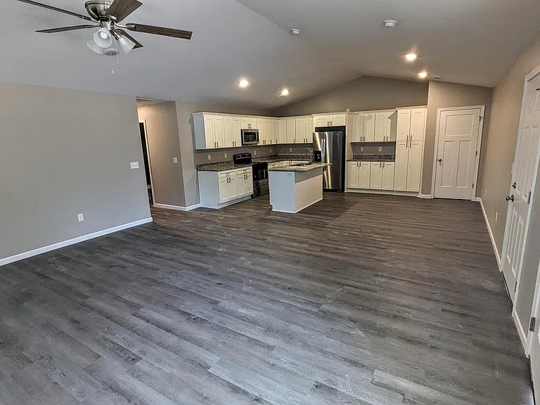 3237 S Handley St — Photo 2