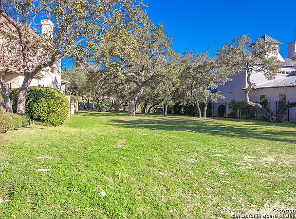 5th image of 90 Westcourt Ln