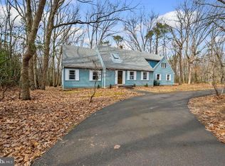 14 Pinecrest Dr, Medford, NJ 08055