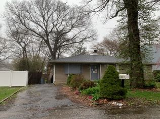 191 Moriches Ave, Mastic, NY 11950