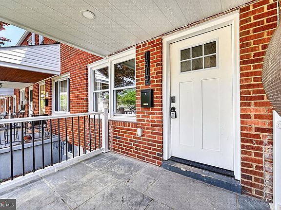 2nd image of 1419 Weldon Pl N