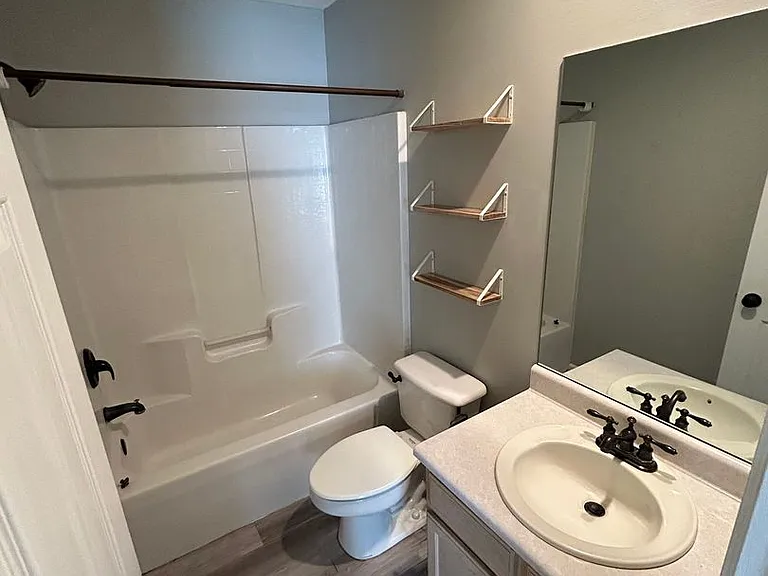 141 Oakwood Dr — Photo 14
