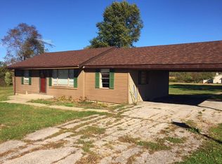 11 White Ln, Eolia, MO 63344