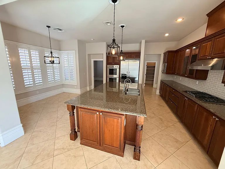 464 Via Palermo Dr — Photo 15