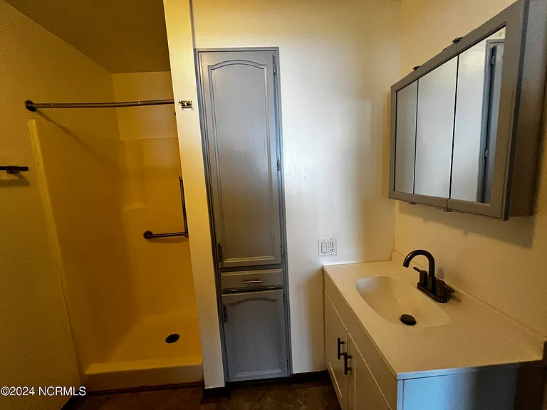 1221 Riverside Ave #204 — Photo 9
