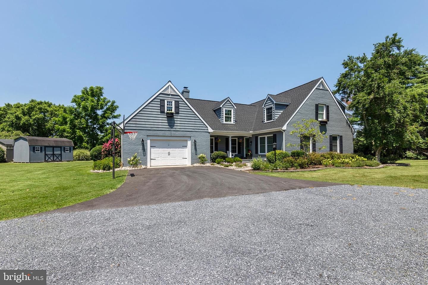 6372 Country Club Dr