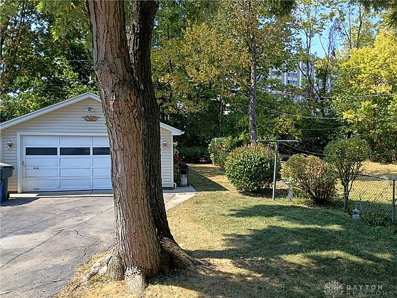 2nd image of 2915 Lansing Dr