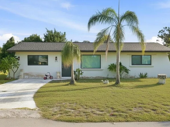 1112 Kenisco Rd, Venice, FL 34293