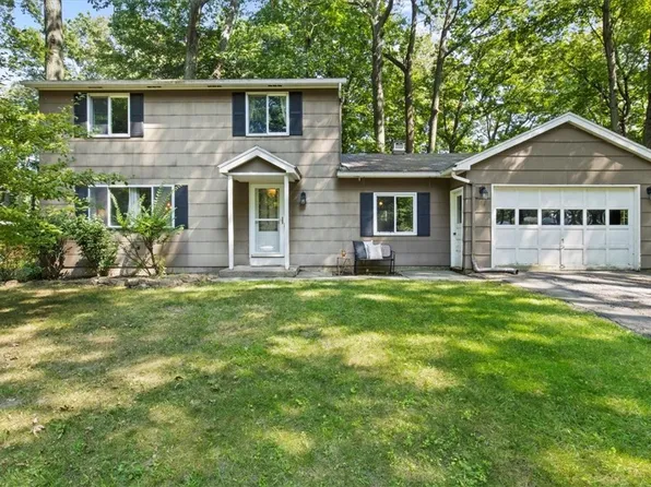 972 Danby Dr, Webster, NY 14580