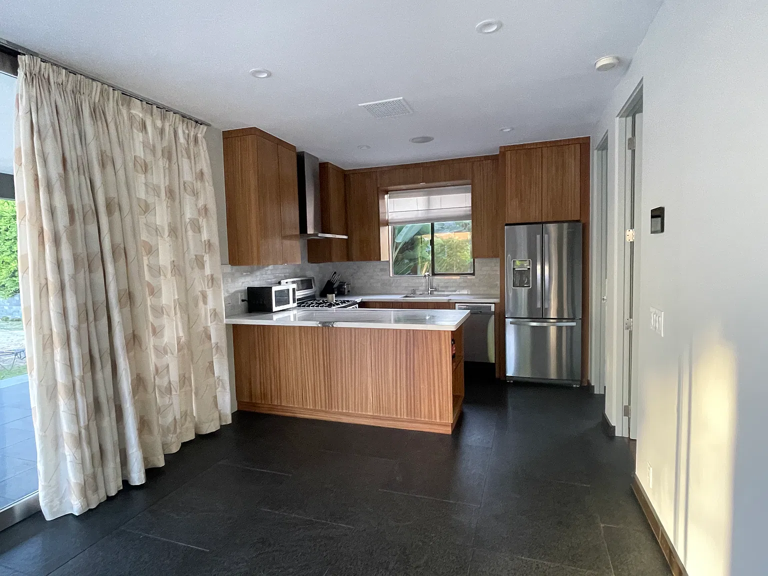 1 bed, 500 sqft, $2,150 — Photo 2