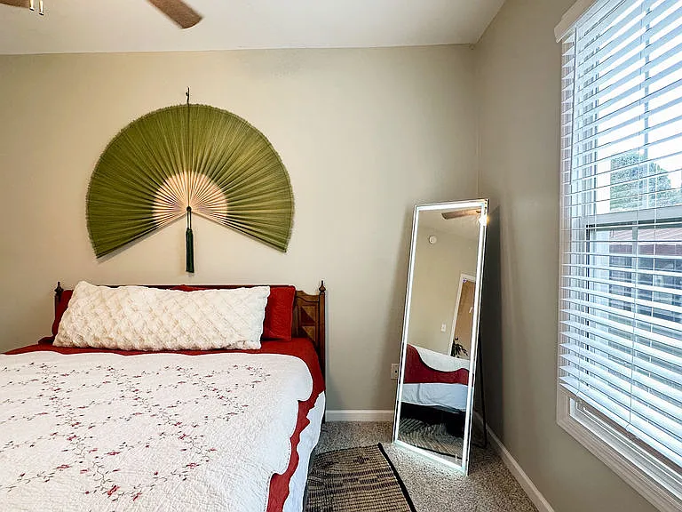 604 Snow St — Photo 15