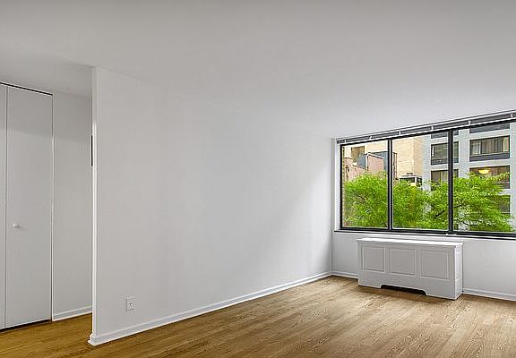 3rd image of 245 E 44th St APT 5B