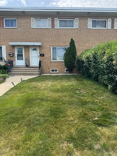 64 N Albert St Photo 1