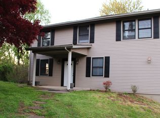 5017 Veach Rd, Owensboro, KY 42303