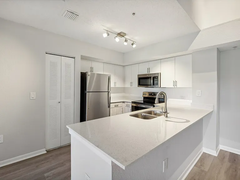 Waters Edge Delray — Photo 26