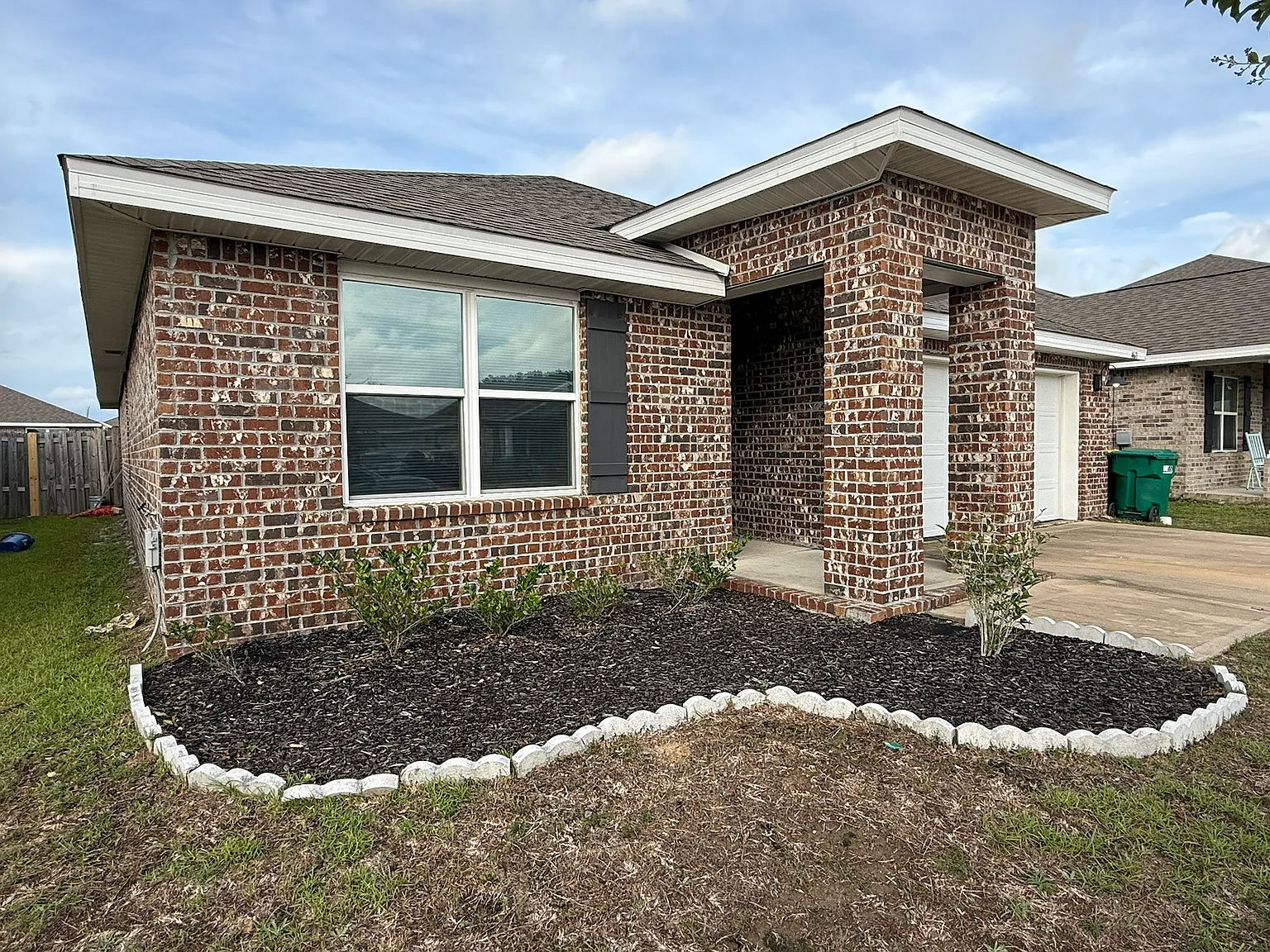 4 bed, 1830 sqft, $2,100 — Photo 2