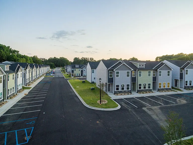 Magnolia Heights — Photo 8