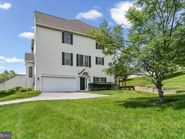 706 Whispering Brooke Dr #706, Newtown Square, PA 19073