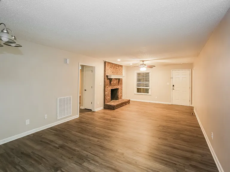 431 Hillcrest Dr — Photo 6