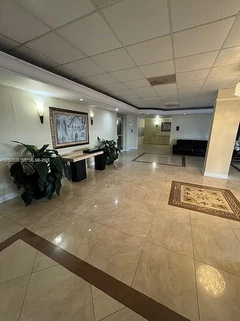 Plaza Towers South Condo — Photo 4
