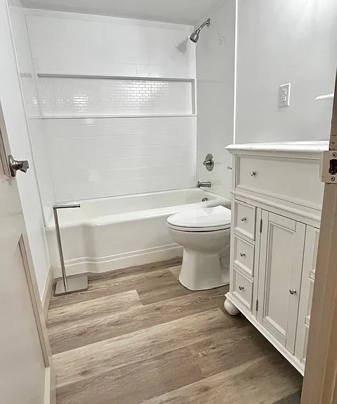 1107 N Water St #B — Photo 11