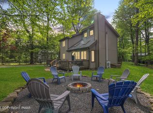 141 Tommys Ln, Pocono Lake, PA 18347