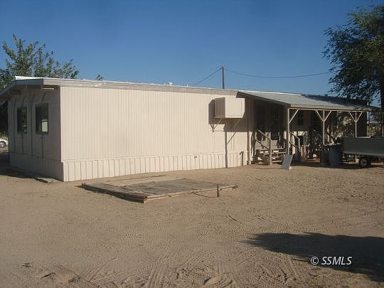 4th image of 1545 N Calvert Blvd