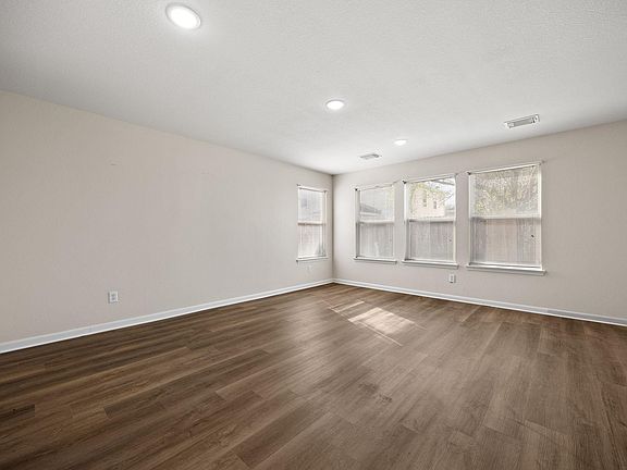 5th image of 2710 Skyview Ridge Ct