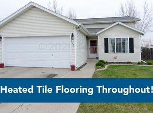 5021 10th Ave S, Fargo, ND 58103