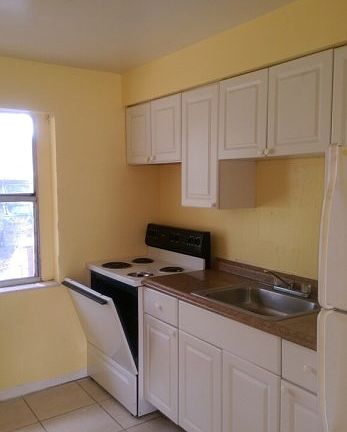 2nd image of 420 SW 1st St APT 1