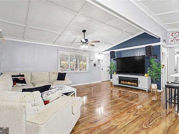 5th image of 1370 Arbor Hill Rd