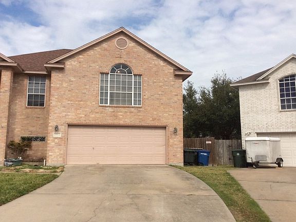 2nd image of 4902 Lake Medina Dr