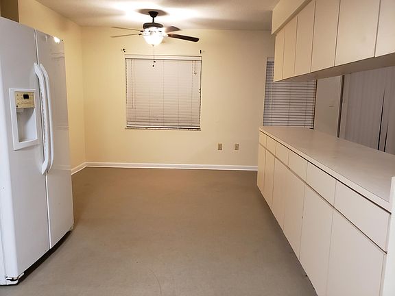 4th image of 227 Emerald Ave