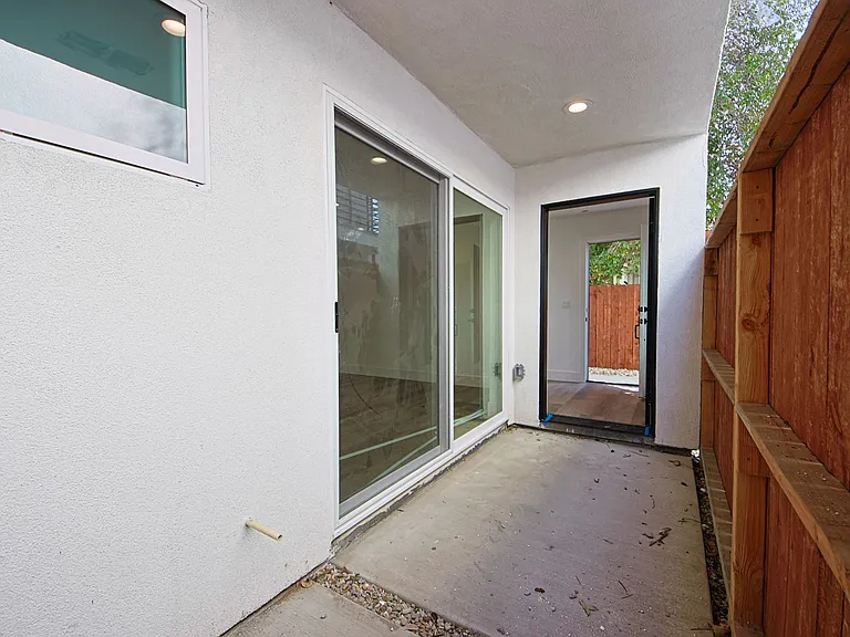 Luxury 3 & 4 Bed Townhomes a Short Walk to Topanga Village! — Photo 18