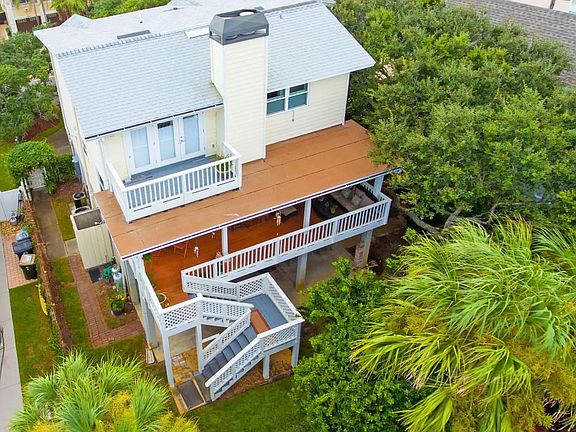 2 houses to the beach